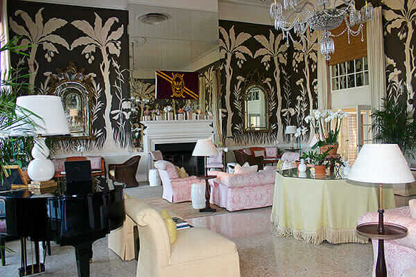 Lyford-Cay-living-room-1