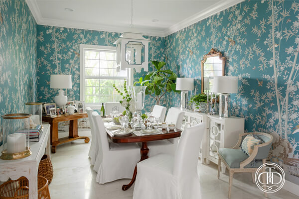 Elegant Chinoiserie Dining Room